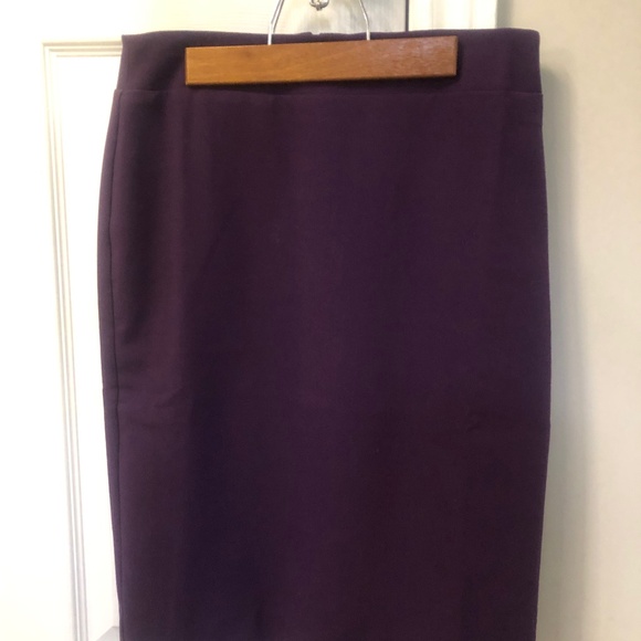 knee length pencil skirt - never worn - Picture 1 of 4